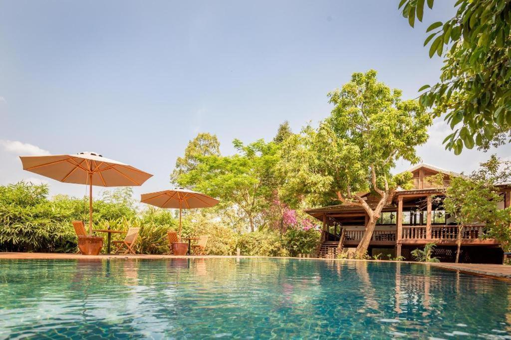 Le Relais De Chhlong Hotell Kratie Exteriör bild